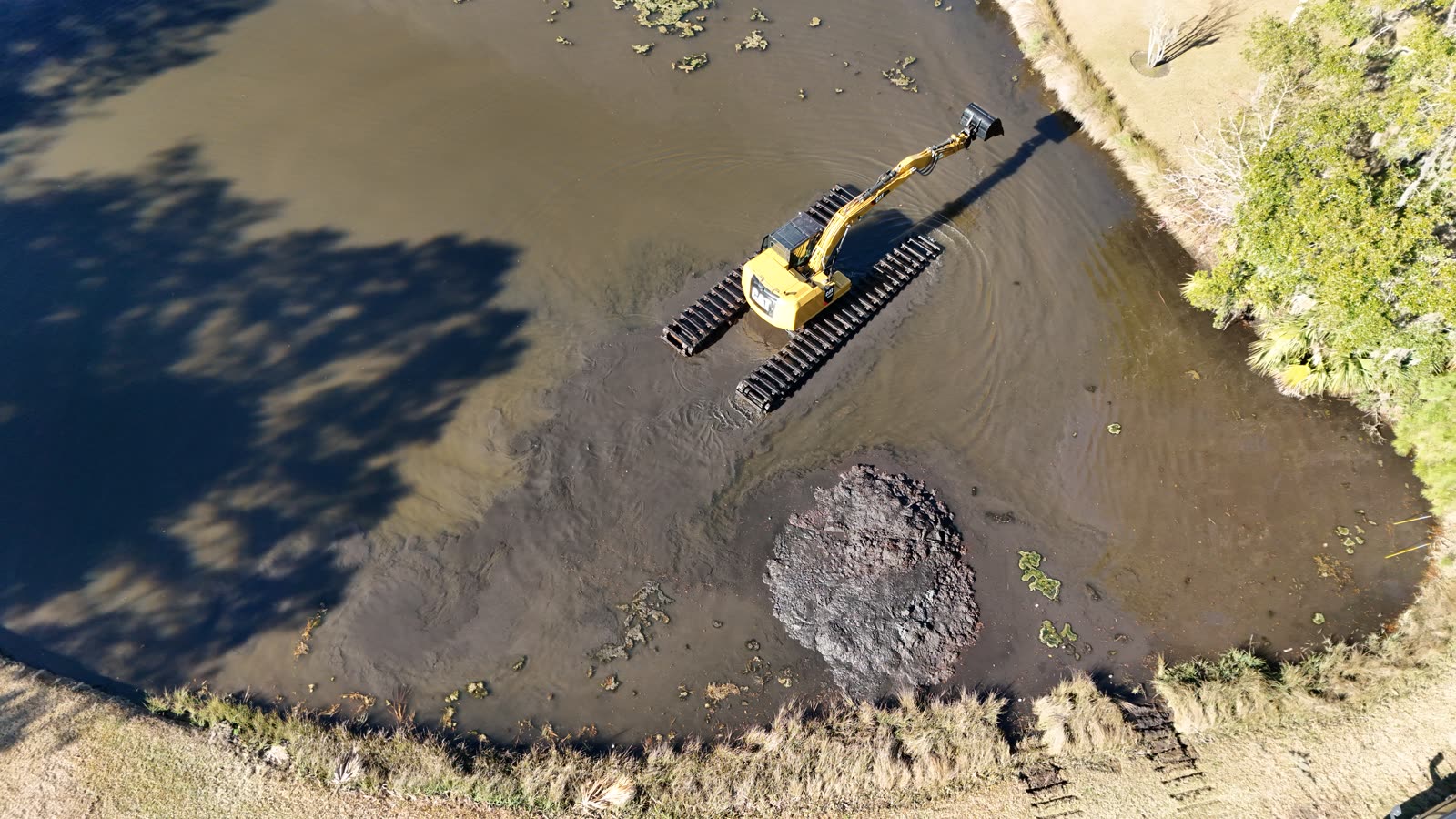 proj-landings-golf-03 Landings Club Golf Course Lagoon Dredging – project photo 5
